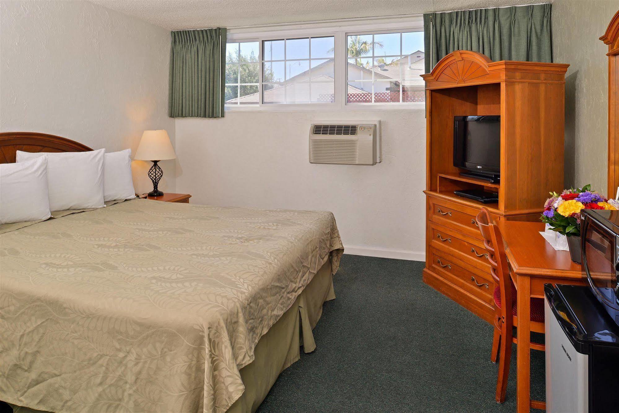 Americas Best Value Inn Loma Lodge San Diego Exterior photo